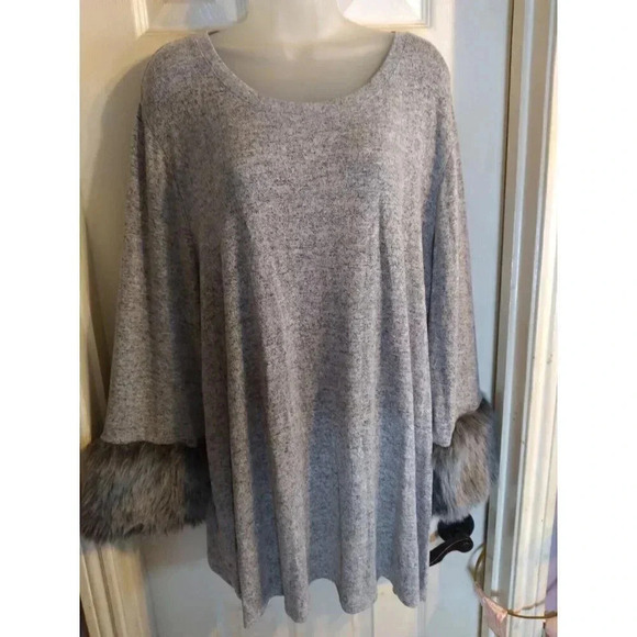 Lane Bryant Pullover Sweater Gray Fun Fur Cuffs Sz 28 - Picture 1 of 10